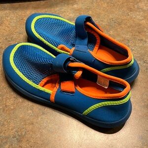 Wonder Nation Water Shows size 2/3